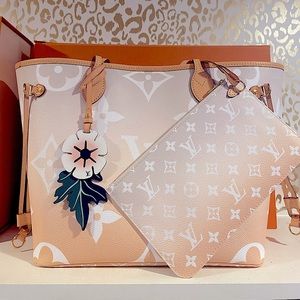 Never Full MM by the Pool Collection Mist